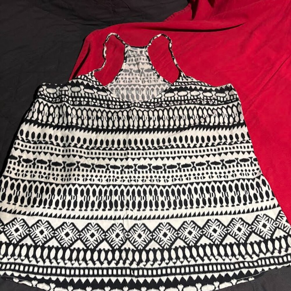 Old Navy Black and White‎ Patterned Top #1209